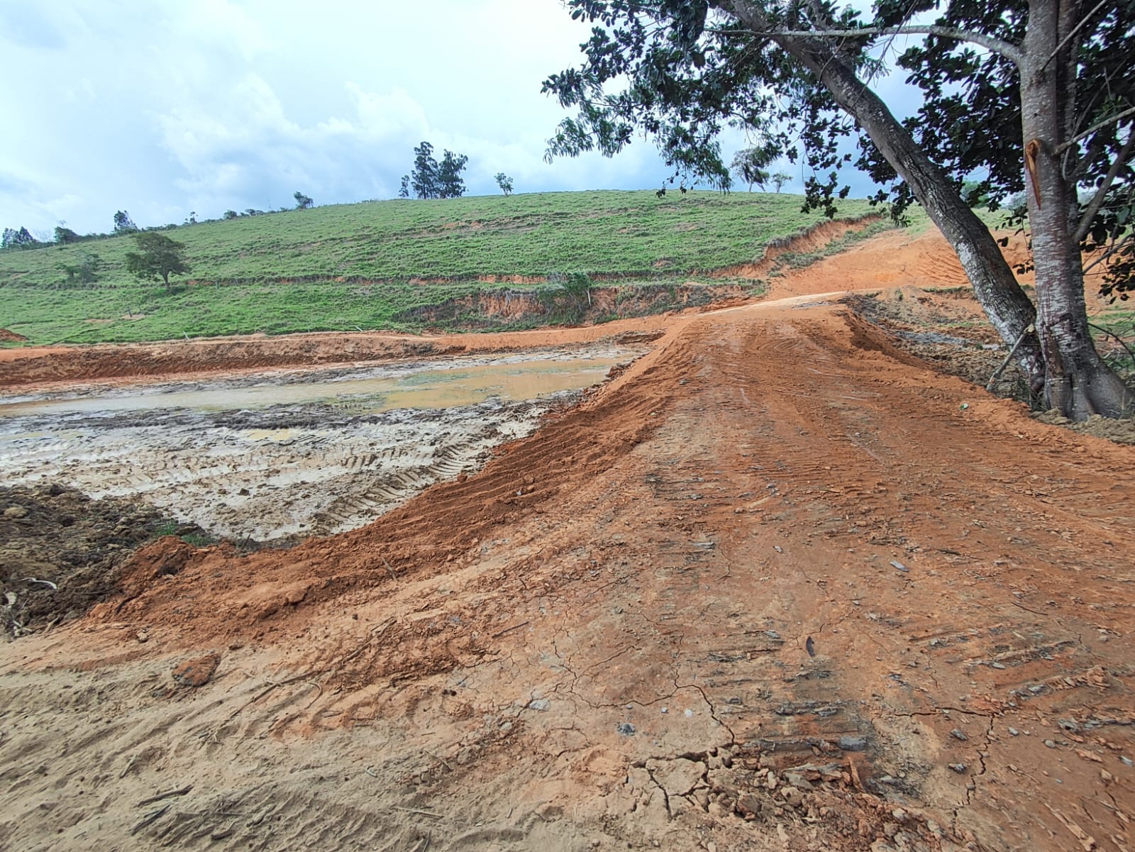Polícia Ambiental fiscaliza movimentação irregular do solo em Itaperuna 